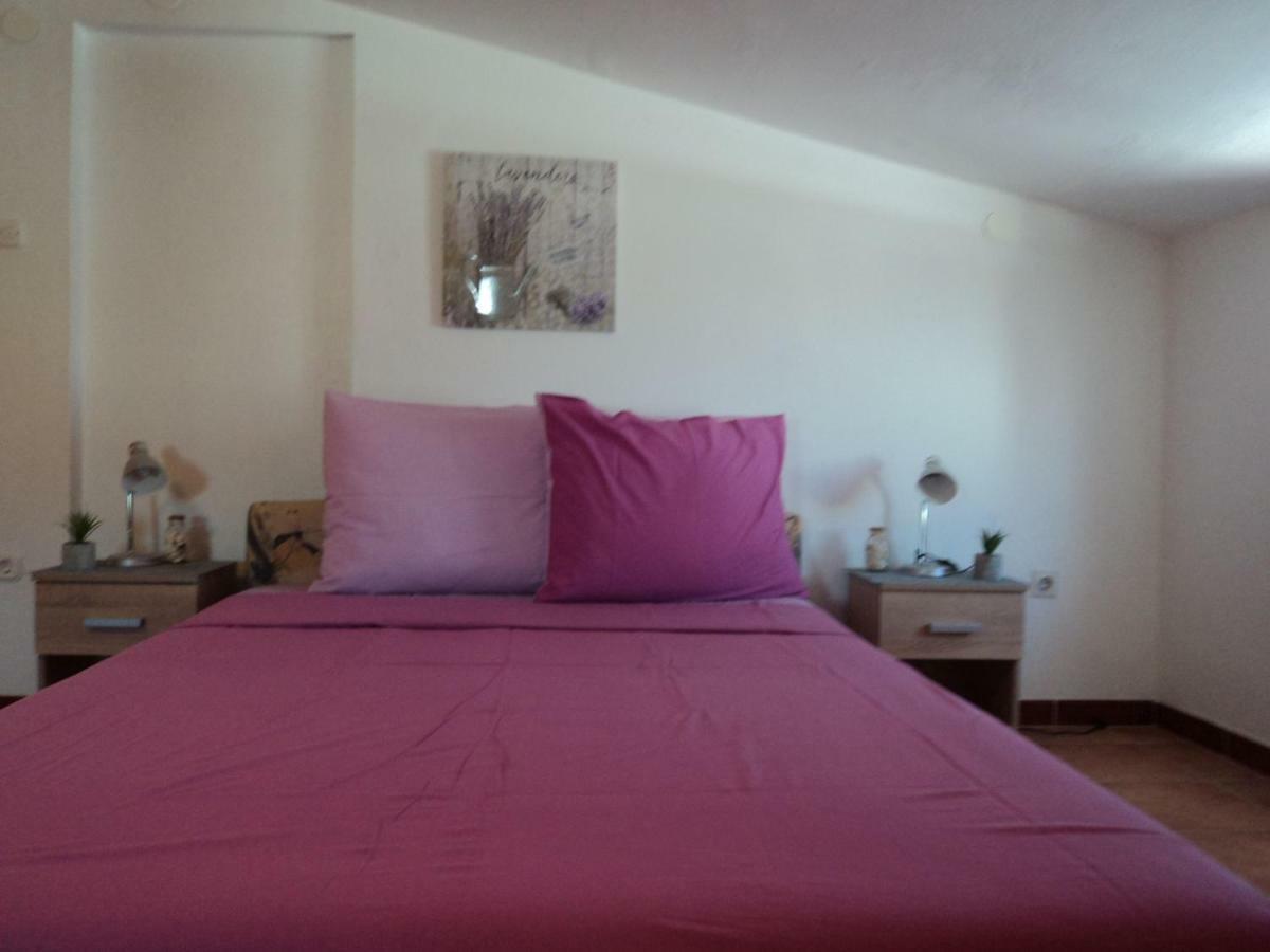 Studio Apartments Ana Ρόβινι Εξωτερικό φωτογραφία