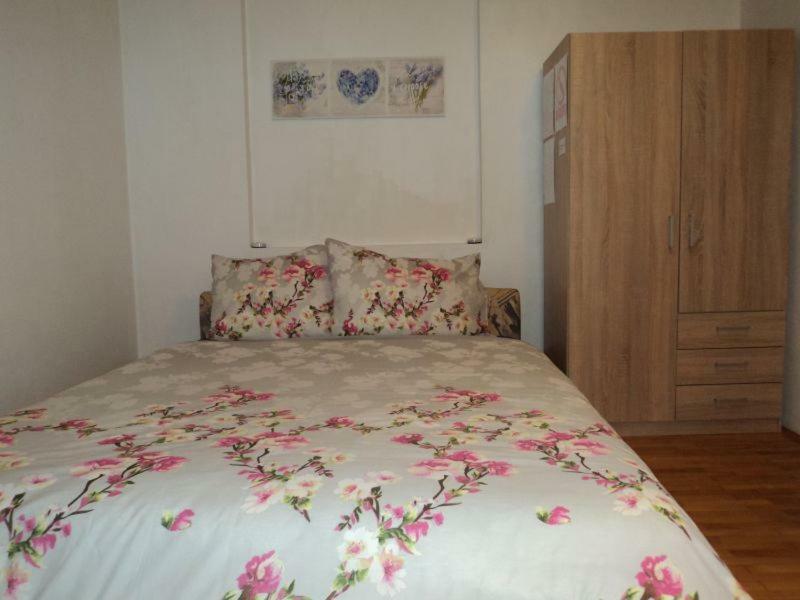 Studio Apartments Ana Ρόβινι Εξωτερικό φωτογραφία